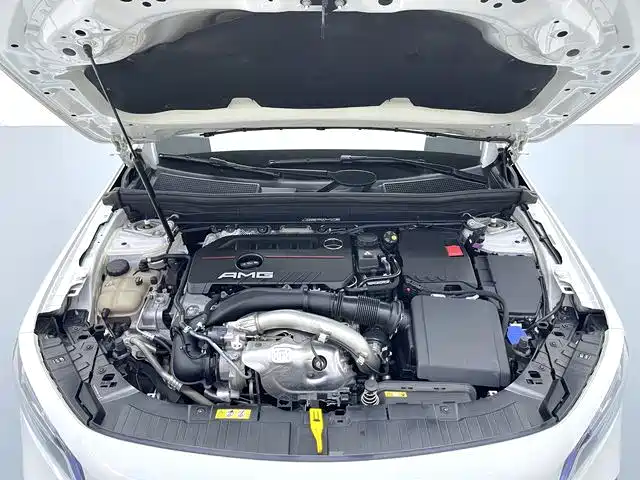 Mercedes-Benz GLB AMG — миниатюра 17