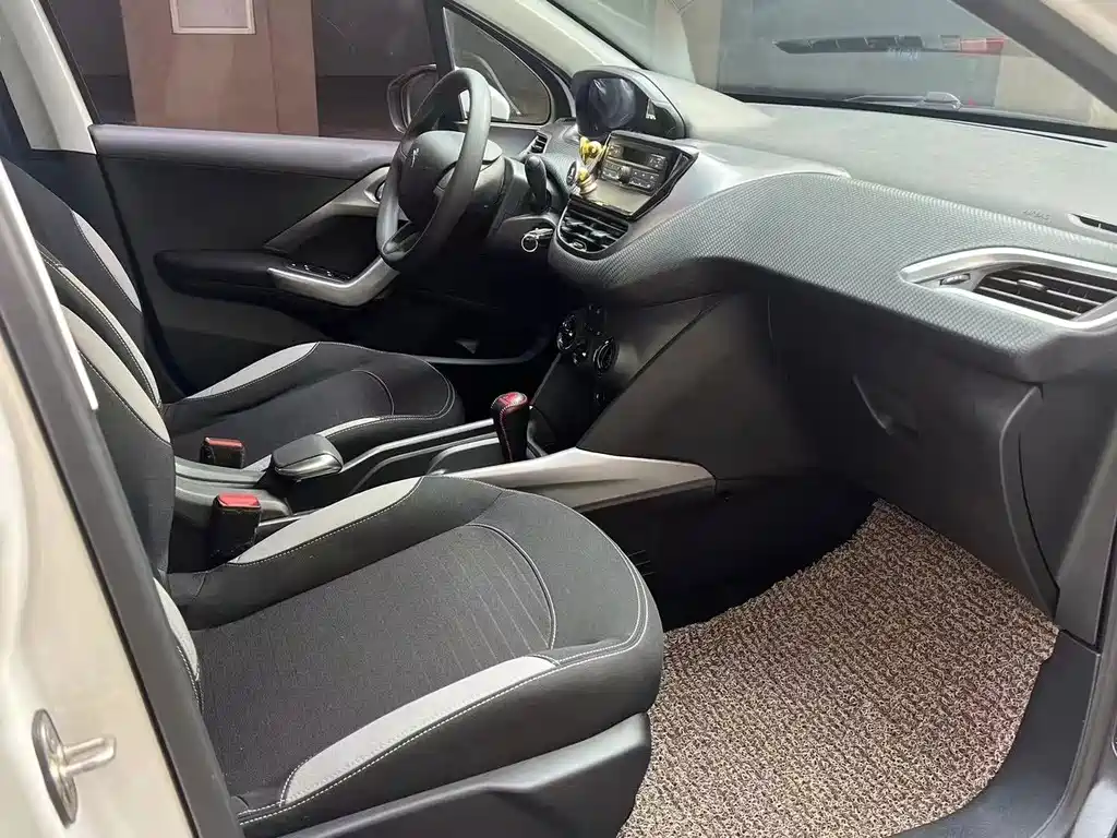 Peugeot 2008 — миниатюра 6