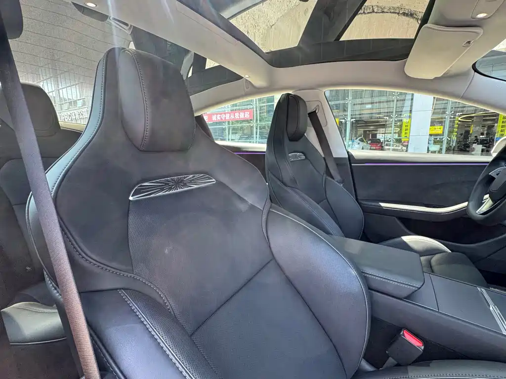Tesla Model 3 — миниатюра 13