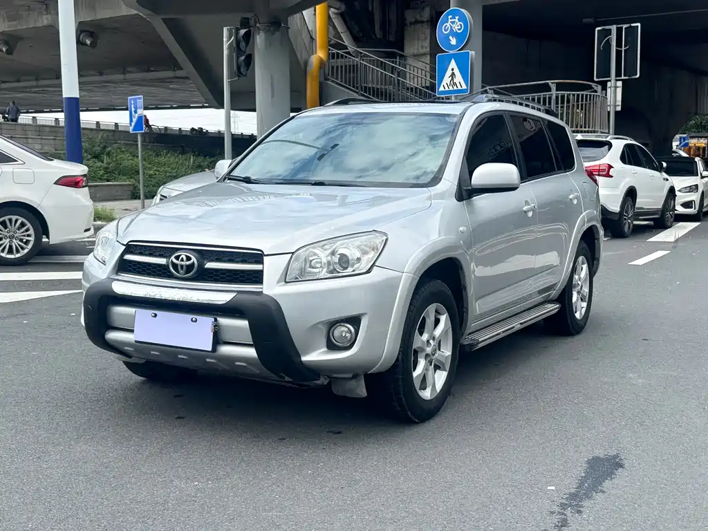 Купить Toyota RAV4