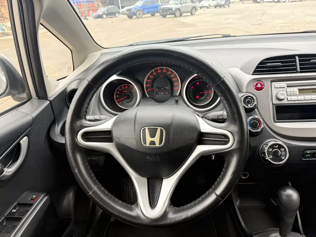 Honda Fit — миниатюра 9