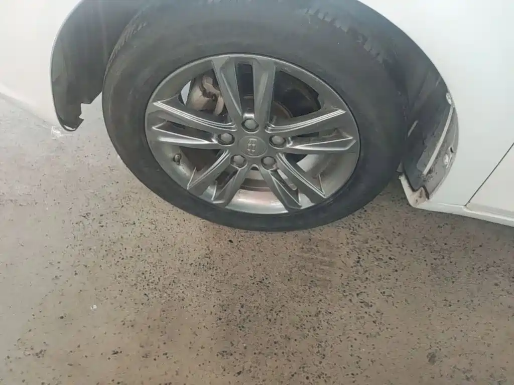 Geely Emgrand — миниатюра 23