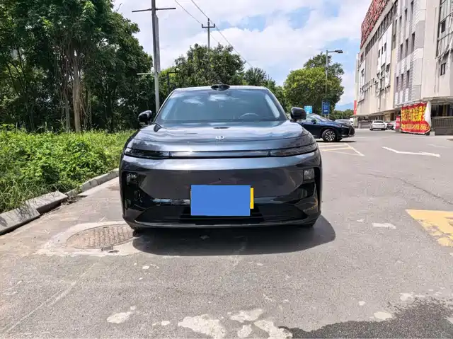Leapmotor B10