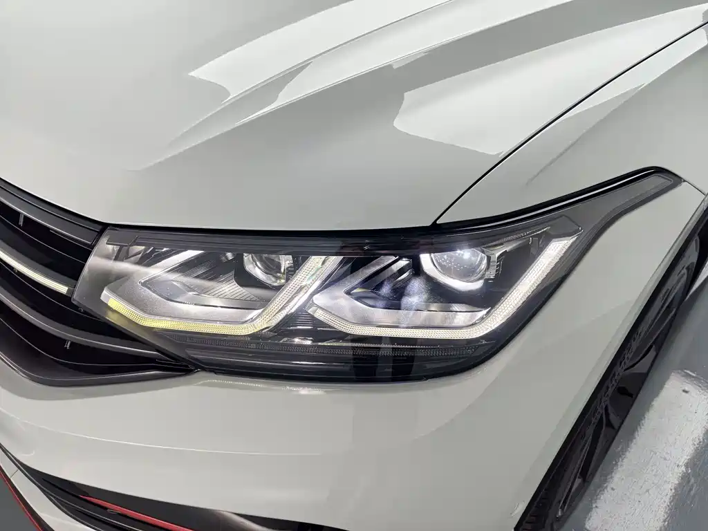 Volkswagen Tiguan X — миниатюра 8