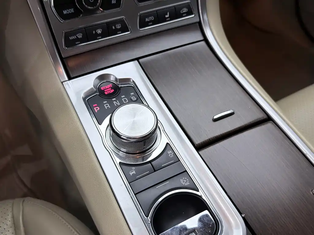 Jaguar XF — миниатюра 25