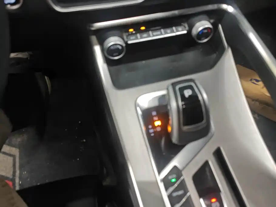 Geely Binyue — миниатюра 16