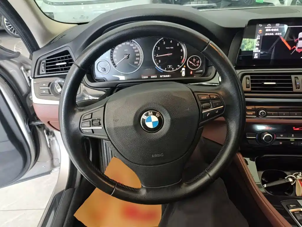 BMW 5 Series (Import) — миниатюра 11