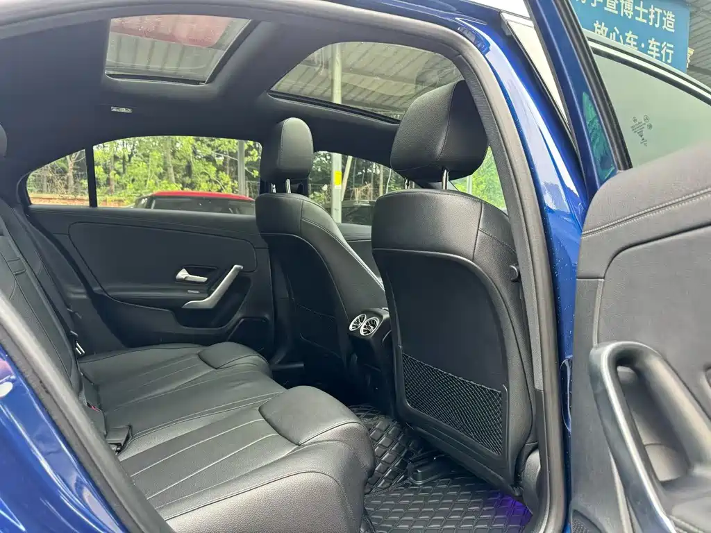 Mercedes-Benz A-Class — миниатюра 6