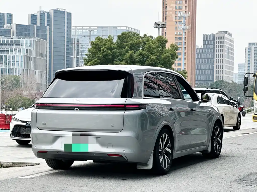 Li Auto L8 2023 Pro