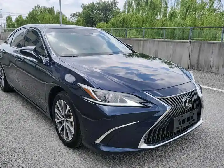 Lexus ES — миниатюра 3