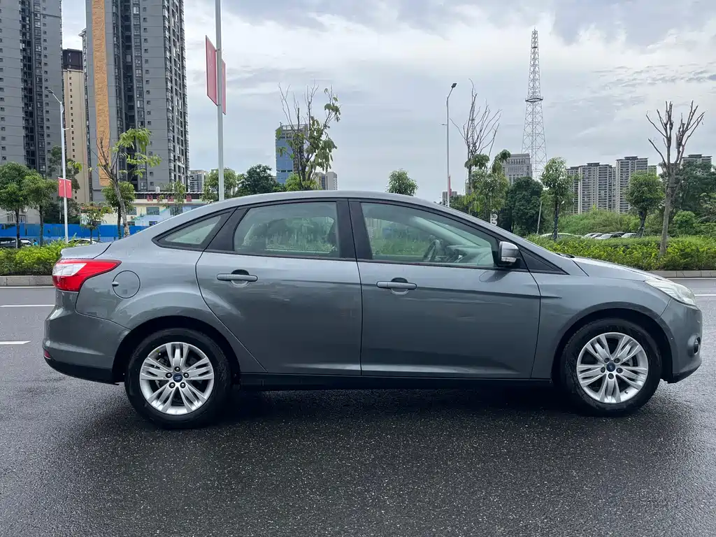 Ford Focus 2012 1.6L AT Comfort