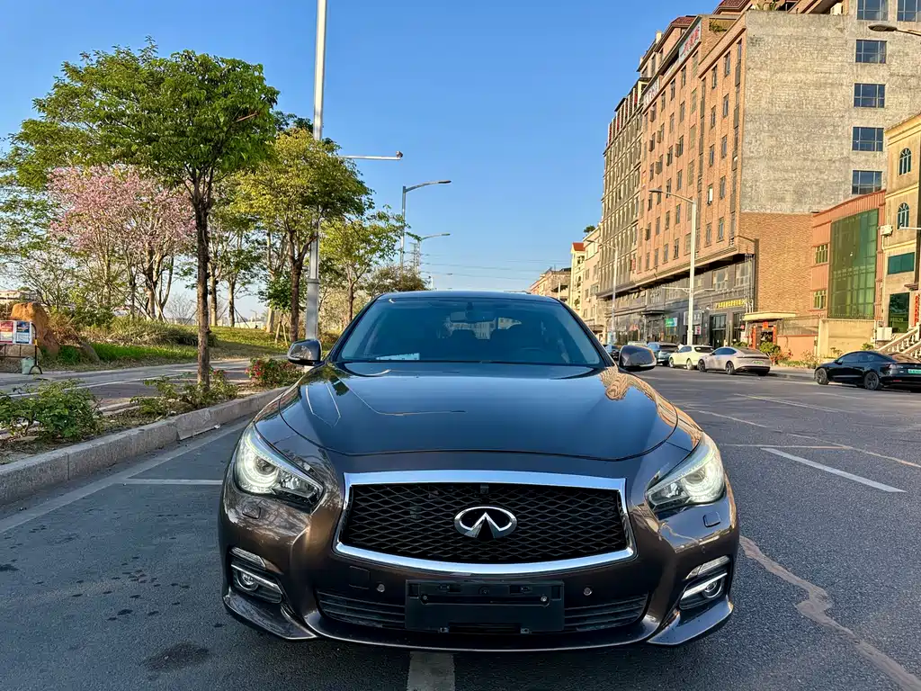 Infiniti Q50L 2015