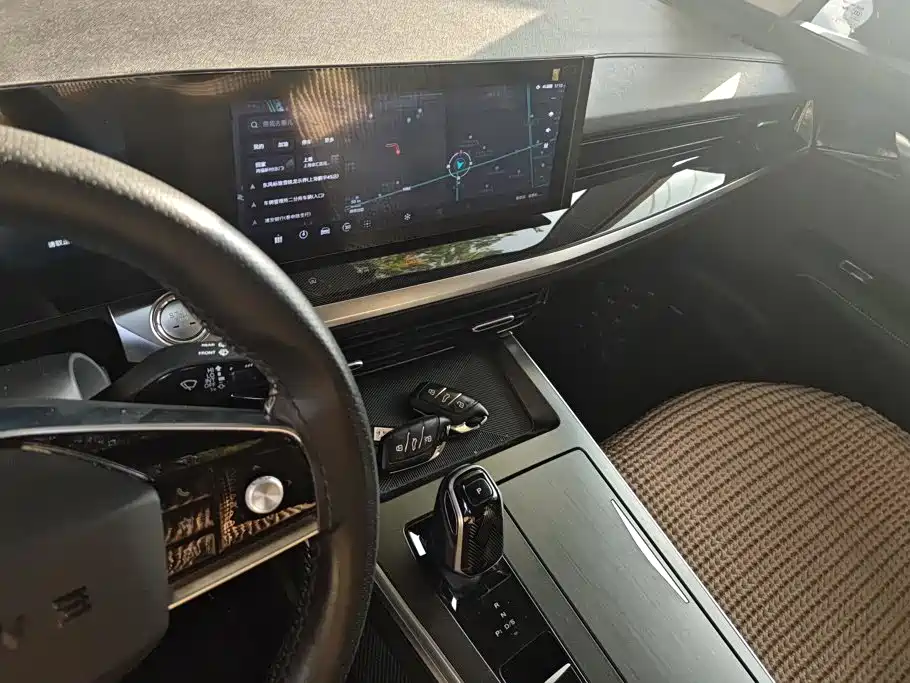 Roewe RX5 MAX — миниатюра 13