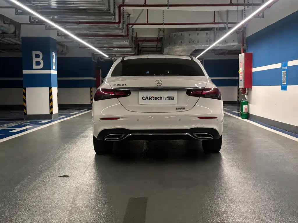 Mercedes-Benz E-Class — миниатюра 8