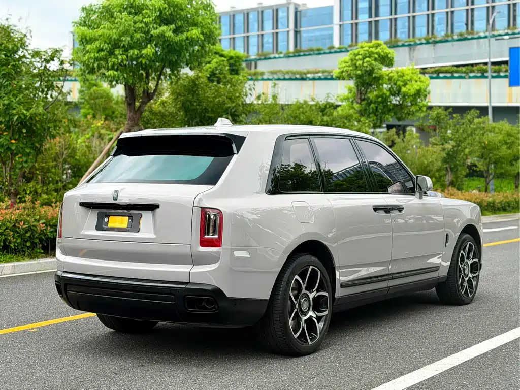Rolls-Royce Cullinan — миниатюра 5