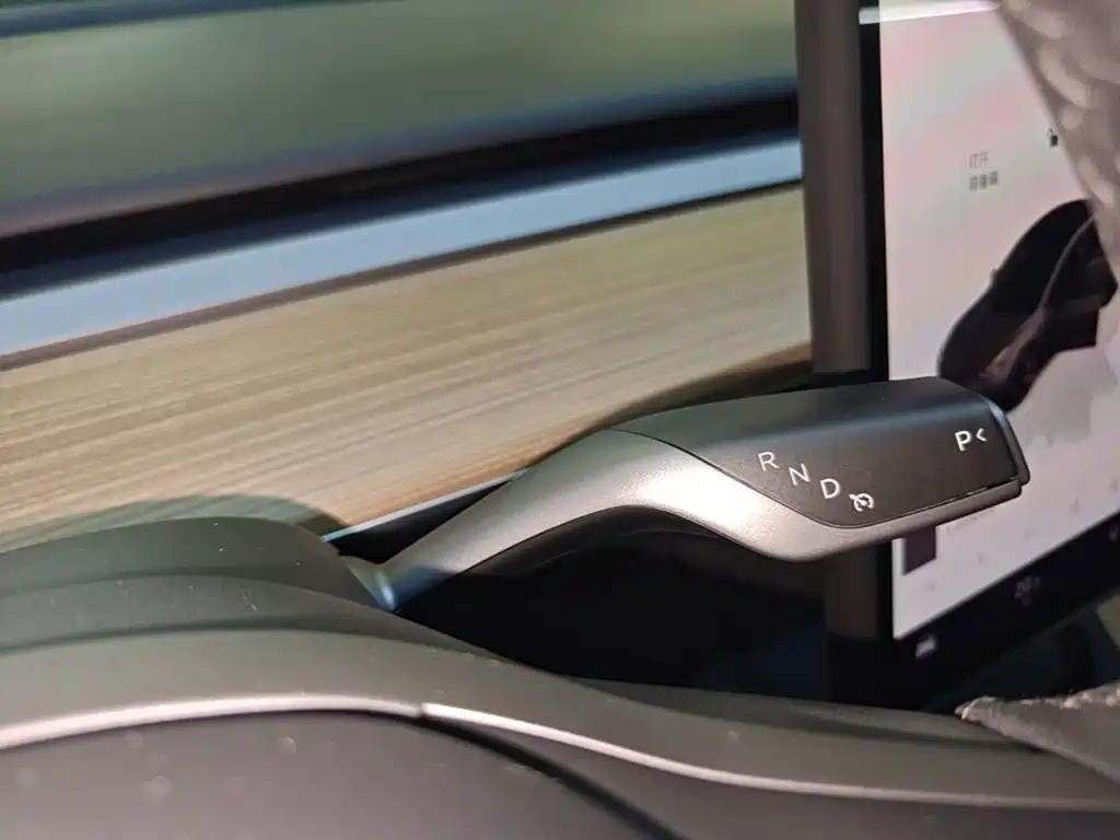 Tesla Model 3 — миниатюра 14
