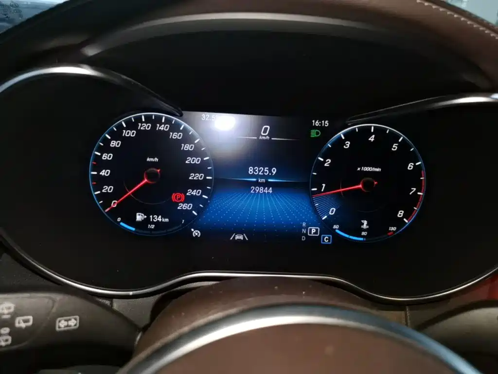 Mercedes-Benz GLC — миниатюра 12