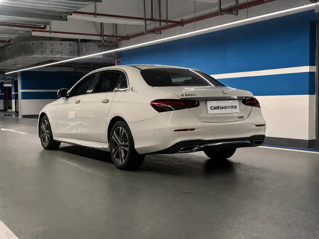 Mercedes-Benz E-Class — миниатюра 5