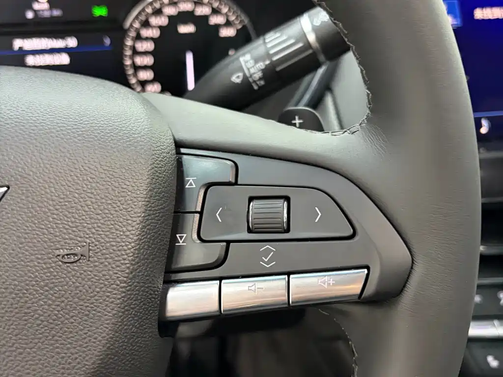 Cadillac CT5 — миниатюра 16