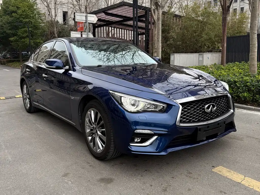 INFINITI Q50L