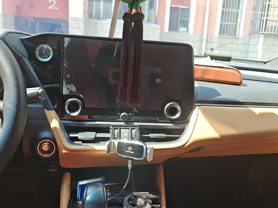 Lexus ES — миниатюра 13