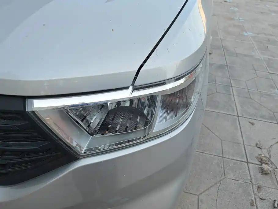Wuling Hongguang V — миниатюра 5