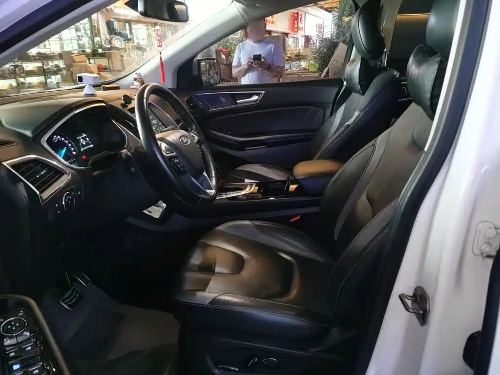 Ford Edge — миниатюра 8