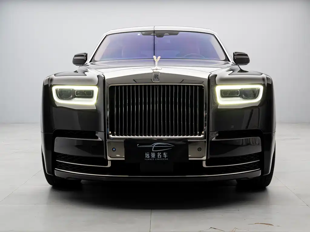 2018 Rolls-Royce Phantom - zdjęcie 1 z 27