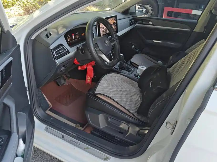 Volkswagen Lavida — миниатюра 9