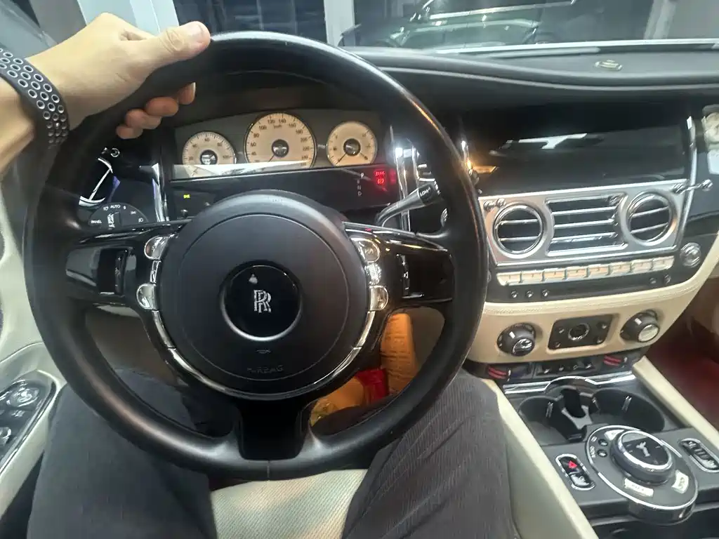 Rolls-Royce Ghost — миниатюра 6