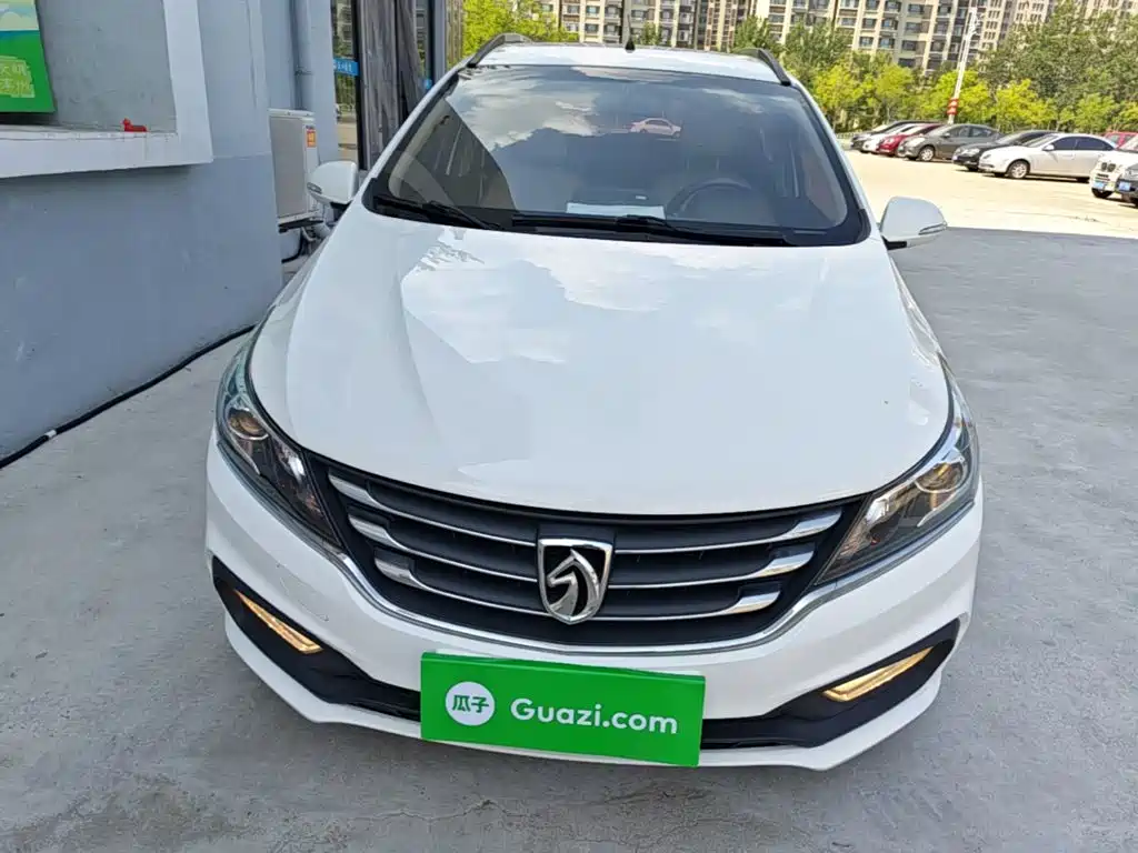 Baojun 310W — миниатюра 3