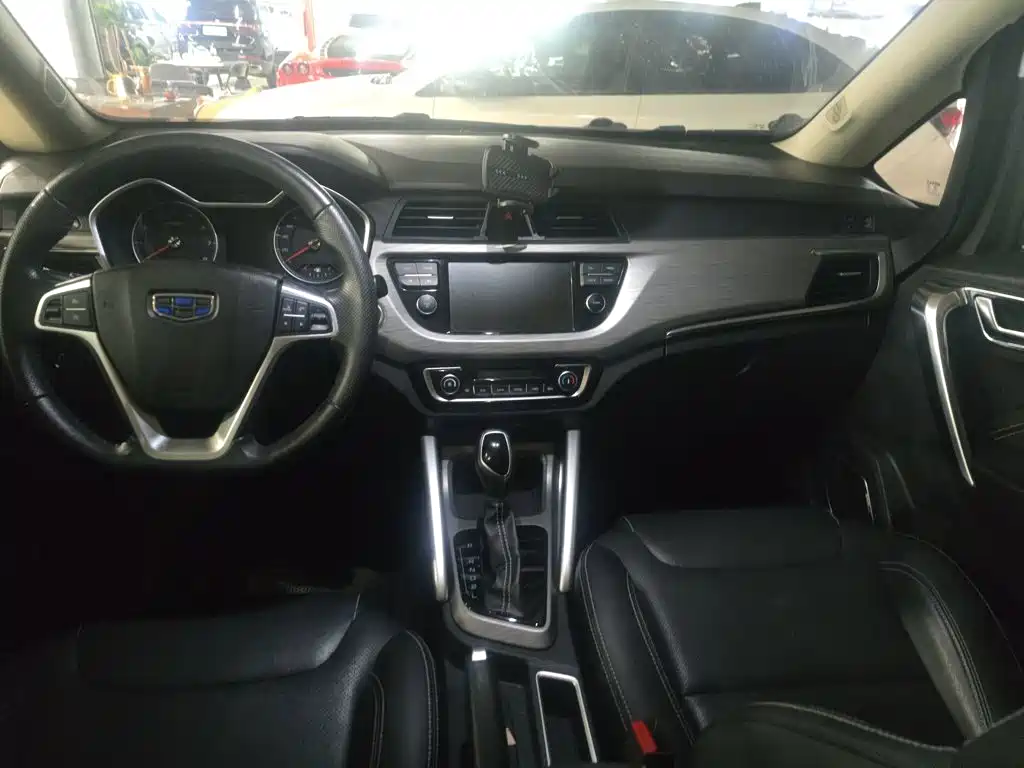 Geely Vision X3 — миниатюра 12