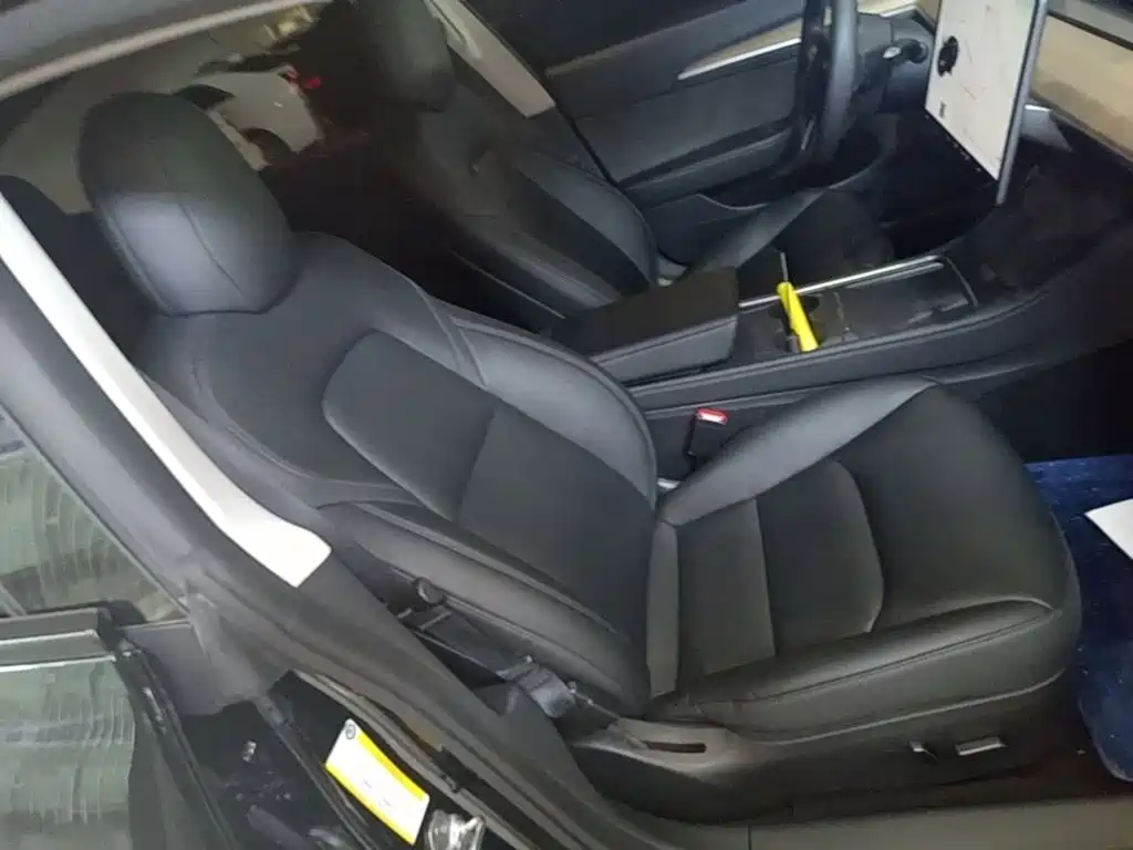 Tesla Model 3 — миниатюра 25
