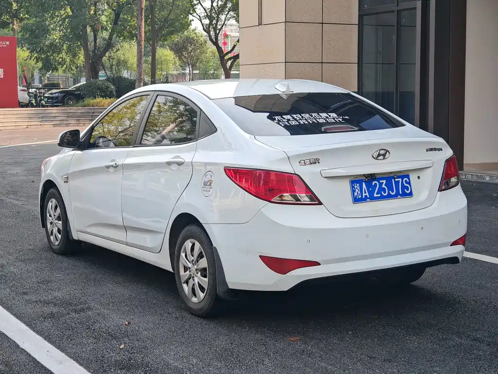 Hyundai Verna — миниатюра 7