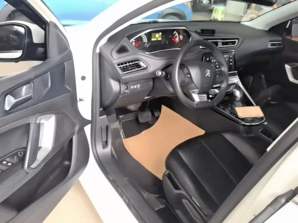 Peugeot 308 — миниатюра 16