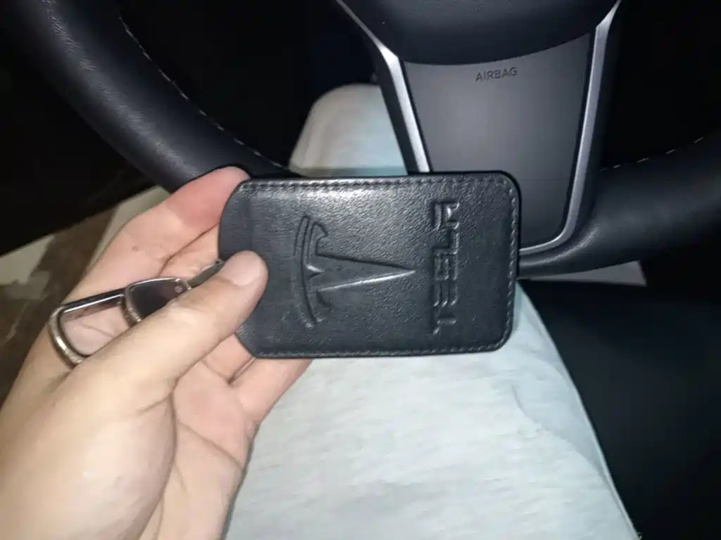 Tesla Model 3 — миниатюра 9
