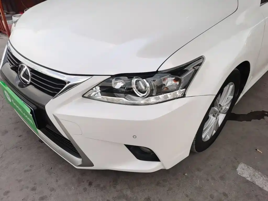 Lexus CT — миниатюра 24