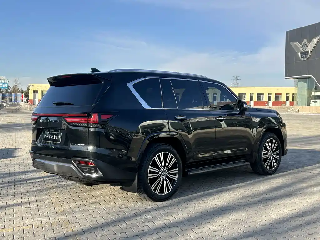 LEXUS LX