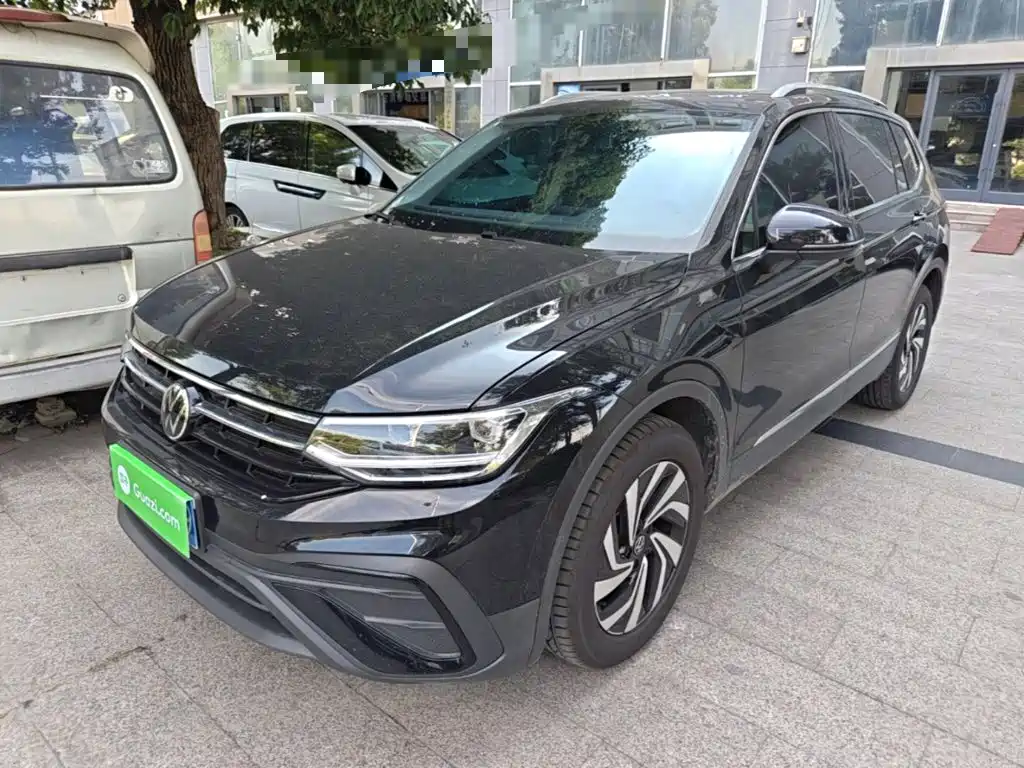Volkswagen Tiguan L — миниатюра 2