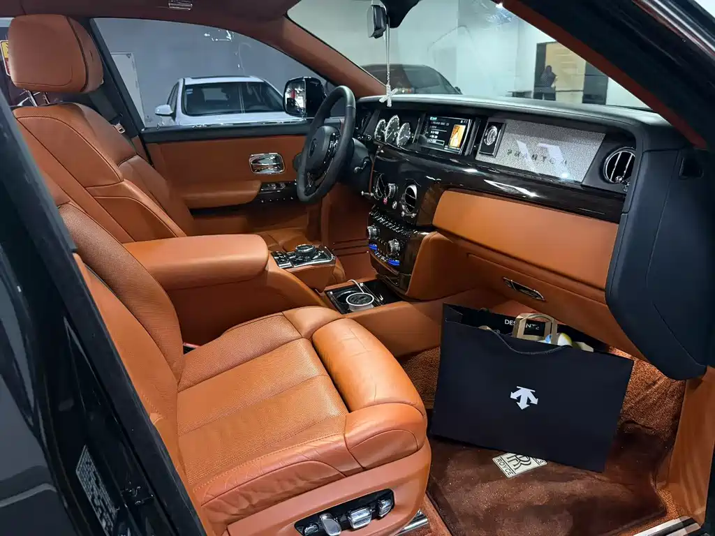 Rolls-Royce Phantom — миниатюра 9
