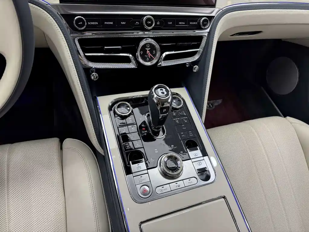 Bentley Flying Spur — миниатюра 20