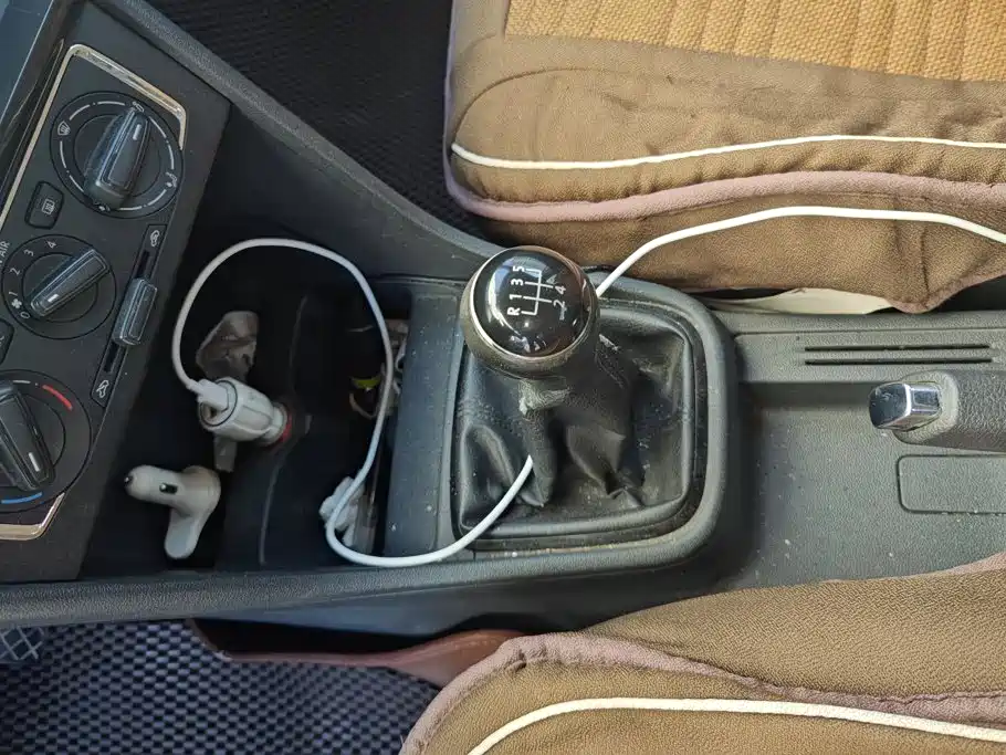Volkswagen Santana — миниатюра 16