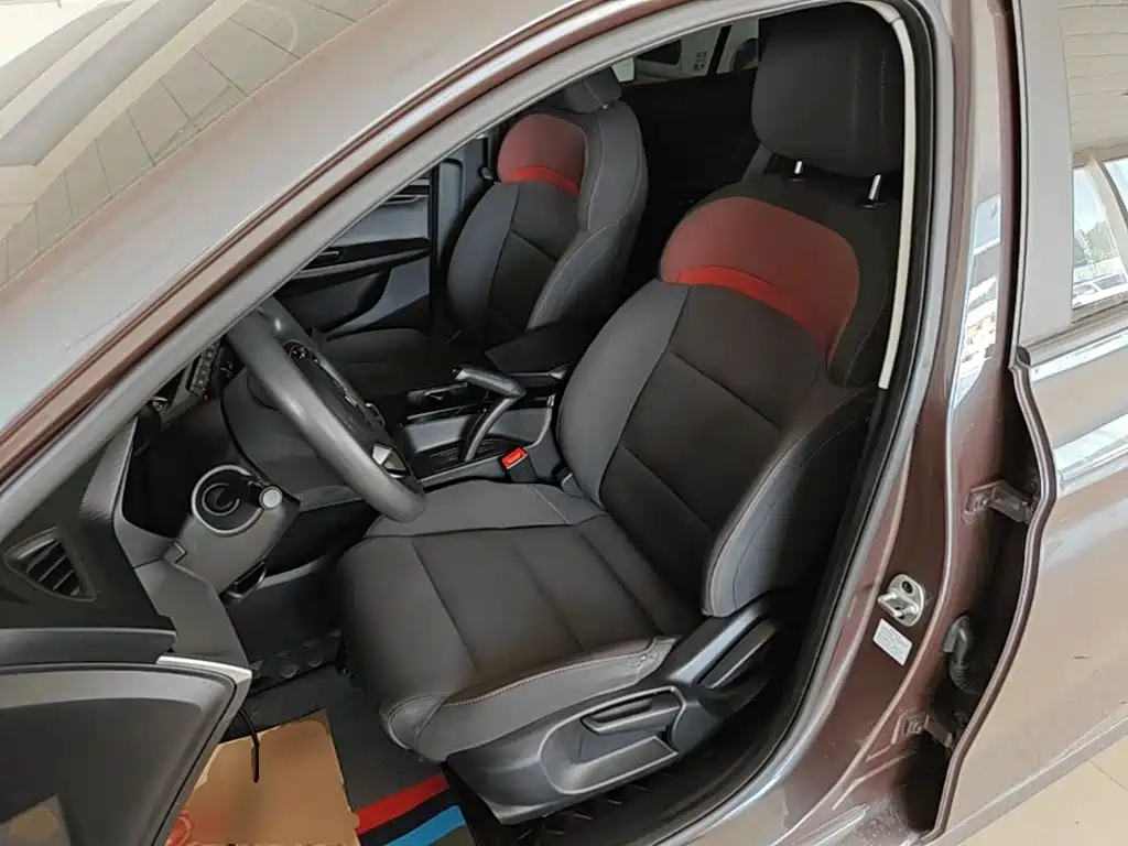 MG MG5 — миниатюра 15