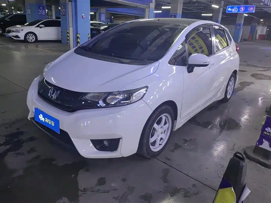 Купить Honda Fit