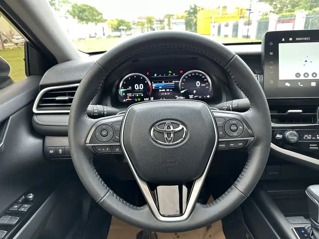 TOYOTA CAMRY