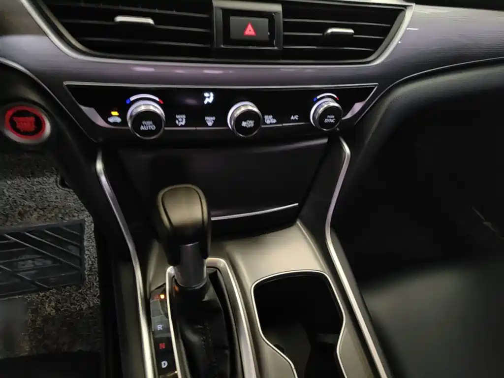 Honda Accord — миниатюра 13