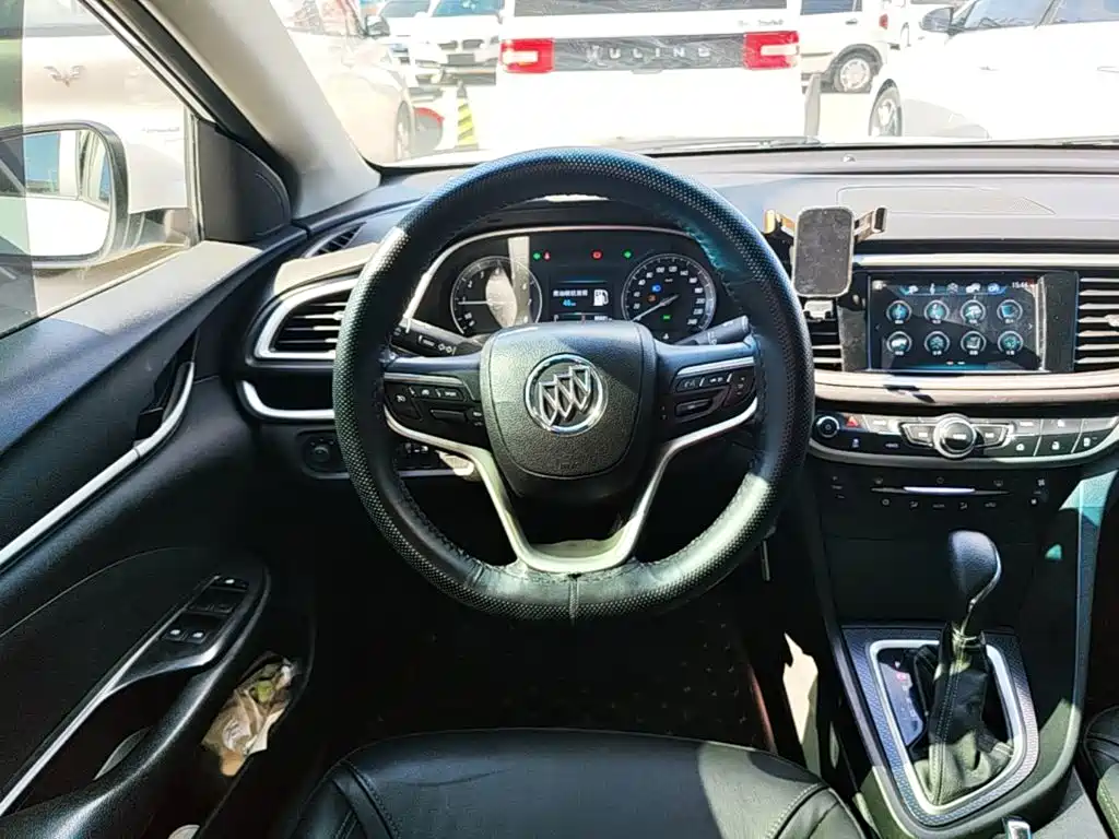 Buick Excelle — миниатюра 11