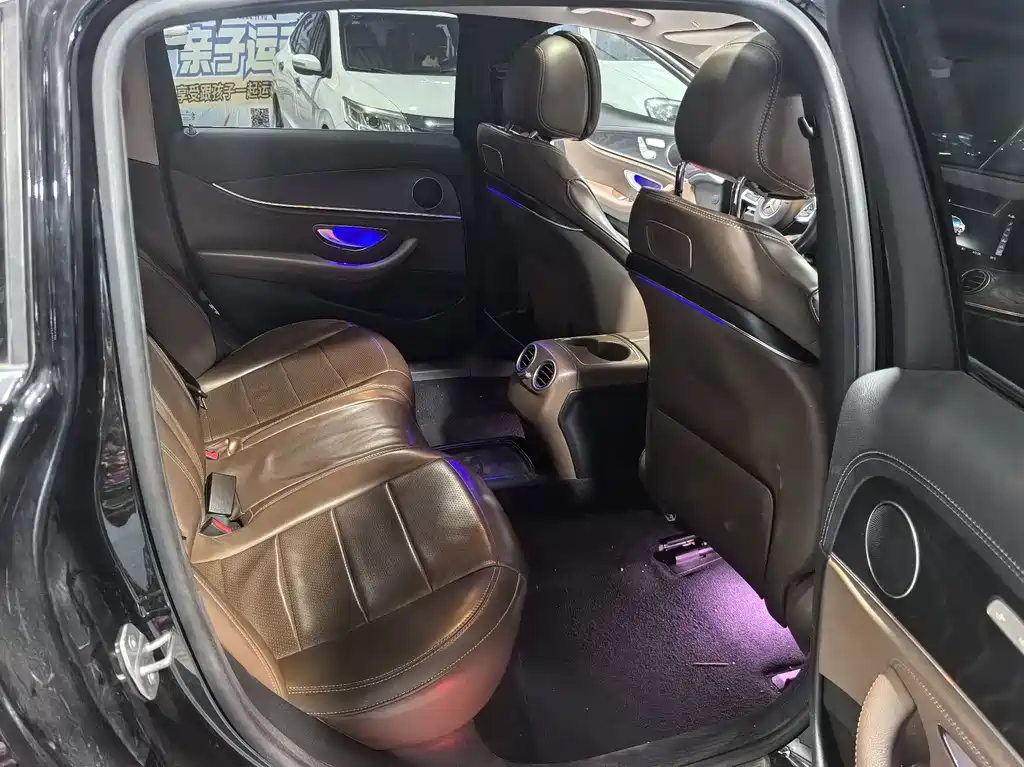Mercedes-Benz E-Class — миниатюра 8