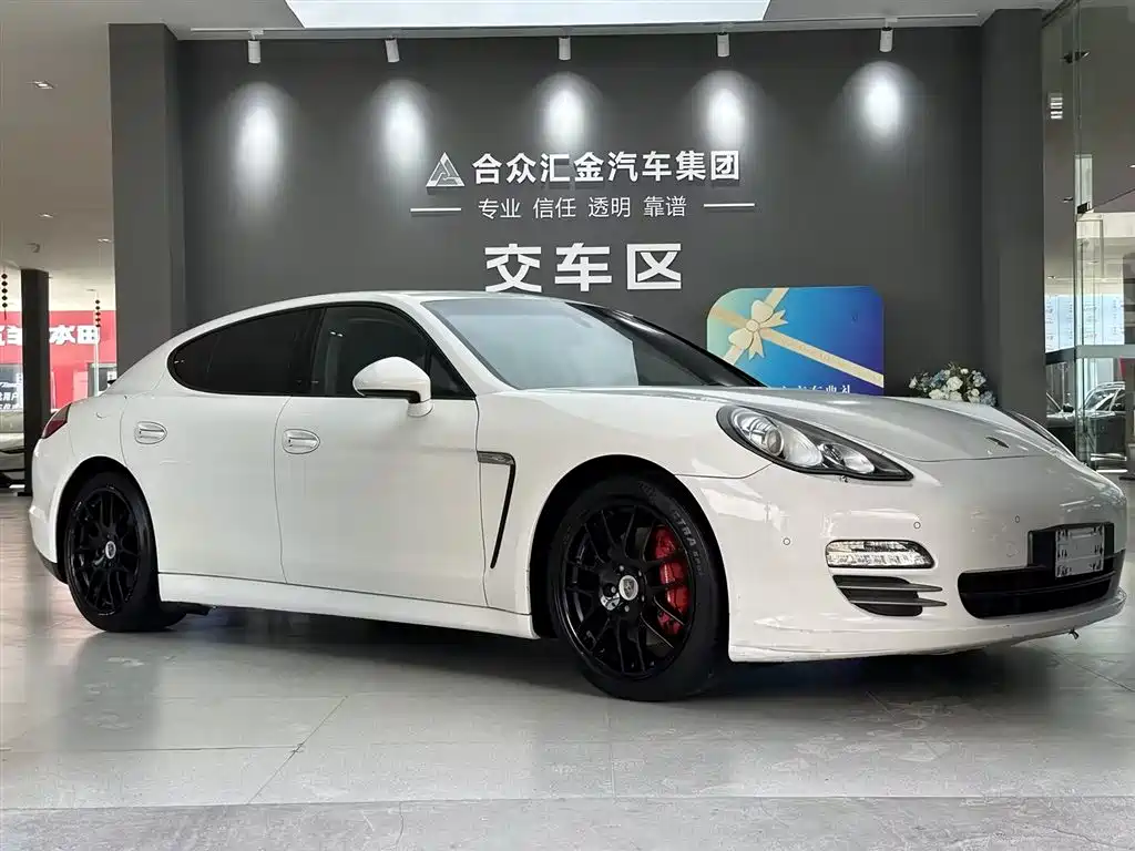 Porsche Panamera 2010 Panamera 4 3.6L