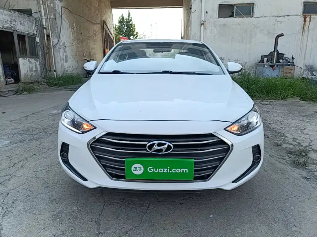 Hyundai Elantra — миниатюра 3